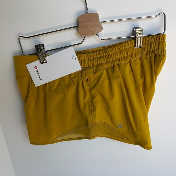 Lululemon Activewear Hotty Hot LR Short 2.5" Lined Gold Size 12 NWT - Picture 4 of 10